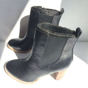 C. Wonder Black Leather Ankle Sara Boots 6.5us